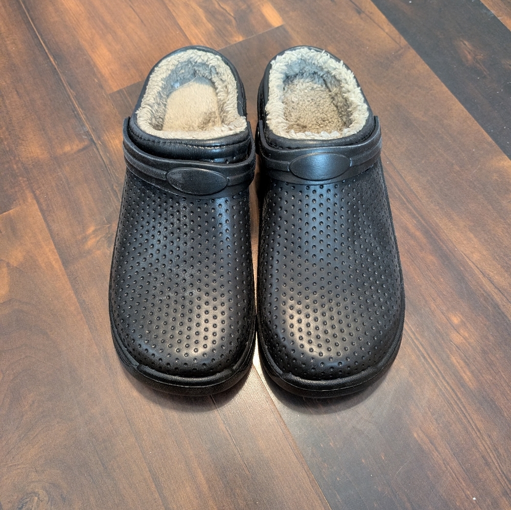 Men's Black Clogs with Faux Fur Lining